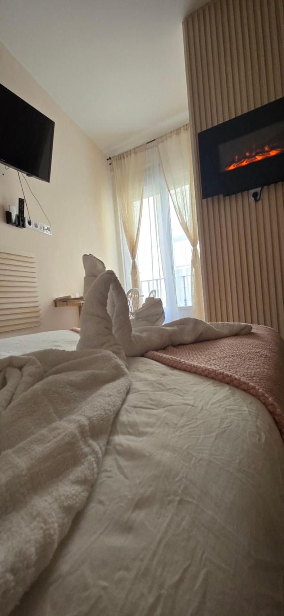 Habitaciones Universal Madrid Ngoại thất bức ảnh